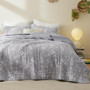imageBedsure Floral White Quilt Set  Queen Size Reversible Quilt Bedding Set 3 Pieces Lightweight Bedspread Soft Botanical Bed Coverlet with 2 Pillow Shams for All Seasons 90quotx96quot11  Frost Grey