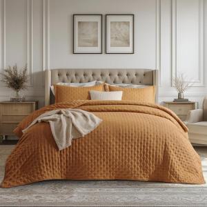 imageBedsure King Quilt Set  Ultra Soft Quilt Bedding Set for Green Bedroom Decor Lightweight AllSeason King Size Comforter with 2 Pillow Shams Dark Green Summer Bedspread Coverlet 106x96 Inch13  Honey Ginger  Clover