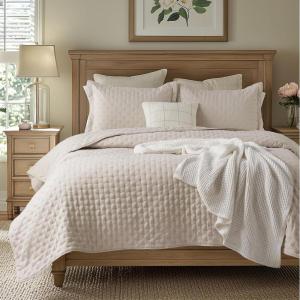 imageBedsure King Quilt Set  Ultra Soft Quilt Bedding Set for Green Bedroom Decor Lightweight AllSeason King Size Comforter with 2 Pillow Shams Dark Green Summer Bedspread Coverlet 106x96 Inch08  Natural  Clover