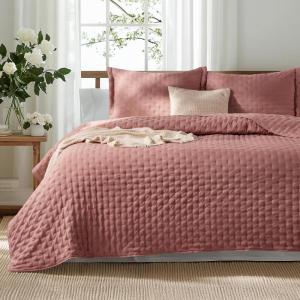 imageBedsure King Quilt Set  Ultra Soft Quilt Bedding Set for Green Bedroom Decor Lightweight AllSeason King Size Comforter with 2 Pillow Shams Dark Green Summer Bedspread Coverlet 106x96 Inch06  Grayish Pink  Clover