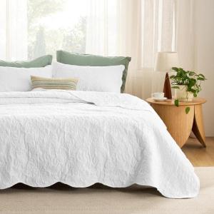 imageBedsure King Quilt Set  Ultra Soft Quilt Bedding Set for Green Bedroom Decor Lightweight AllSeason King Size Comforter with 2 Pillow Shams Dark Green Summer Bedspread Coverlet 106x96 Inch19  Pure White  Leaf