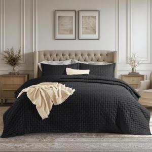 imageBedsure King Quilt Set  Ultra Soft Quilt Bedding Set for Green Bedroom Decor Lightweight AllSeason King Size Comforter with 2 Pillow Shams Dark Green Summer Bedspread Coverlet 106x96 Inch18  Black  Clover