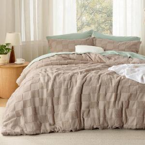 imageBedsure Queen Size Comforter Set Beige Boho Tufted Bed Set Checkered Farmhouse Shabby Chic Bedding 3 Pieces 1 Plaid Geometric Comforter and 2 Pillow Shams03  Khaki  Tufted Checkboard