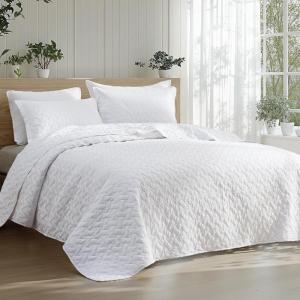 imageBedsure Quilts Queen Size  Grey Bedspreads Queen Size with Basket Weave Pattern Soft Quilt Bedding Lightweight Comforter Coverlet for All Seasons 90quot x 96quot01  White