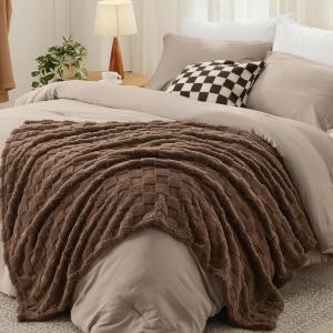imageBedsure Comforter Queen Size 5 Pieces  Queen Size Comforter Set with Checkered Throw Blanket and Decorative Pillow Lightweiget Bedding All Season Bedding Sets Linen Beige04  Light Camel