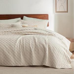imageBedsure Quilts Queen Size  Lightweight Bedspreads Queen Size with Classic Honeycomb Quilting Soft Quilt Bedding Set White Comforter Set Coverlet for All Seasons with 2 Pillow Shams 90 x 96  SkinFriendly Soft AllSeason Comfort Breathable Lightweight Machine Washable16  Beige