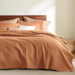 imageBedsure Quilts Queen Size  Lightweight Bedspreads Queen Size with Classic Honeycomb Quilting Soft Quilt Bedding Set White Comforter Set Coverlet for All Seasons with 2 Pillow Shams 90 x 96  SkinFriendly Soft AllSeason Comfort Breathable Lightweight Machine Washable20  Hazel Brown