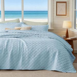 imageBedsure Quilts Queen Size  Lightweight Bedspreads Queen Size with Classic Honeycomb Quilting Soft Quilt Bedding Set White Comforter Set Coverlet for All Seasons with 2 Pillow Shams 90 x 96  SkinFriendly Soft AllSeason Comfort Breathable Lightweight Machine Washable25  Sky Blue