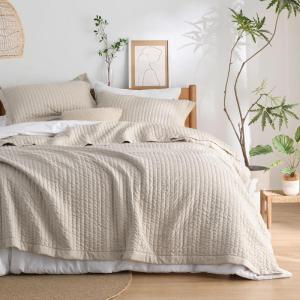 imageBedsure Quilts Queen Size  Queen Quilt Bedding Set Bedspread Coverlet Comforter Lightweight Neutral Striped Bedding 3Piece Set with 90x96 Coverlet amp 2 Pillow Shams AllSeason Soft Microfiber01  Light Beige Solid Border