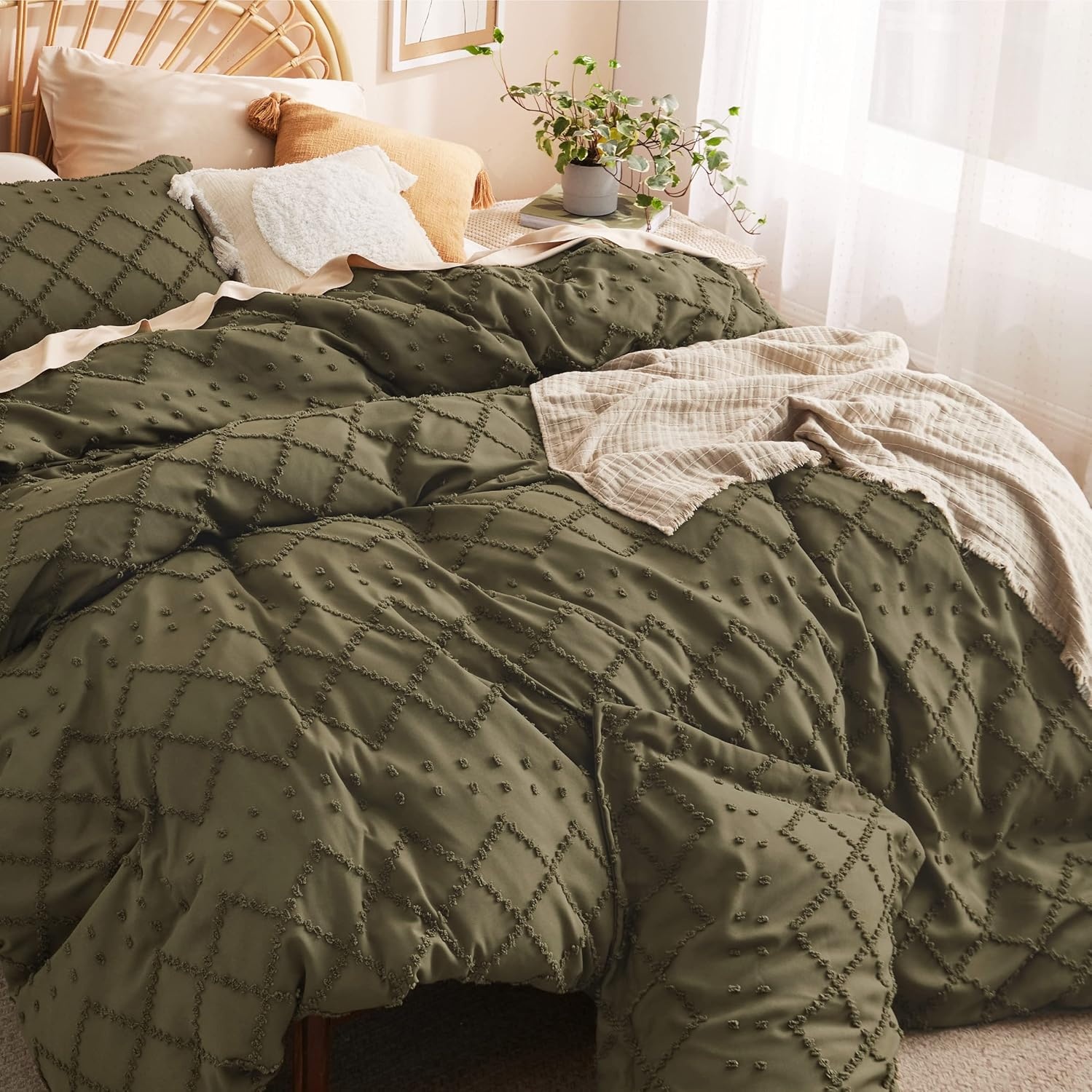 image:imageBedsure Boho Duvet Cover King Size  Rose Pink Tufted Boho Bedding Distressed Vintage Embroidery Bedding for All Seasons 3 Pieces 1 Soft Jacquard King Comforter Cover and 2 Pillow Shams22  Dark Green No Comforter